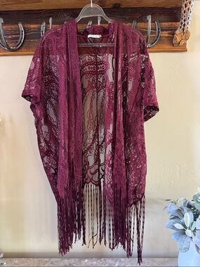 Emerette Women's Lace Fringe Open-Front Tunic - Burgundy Kimono